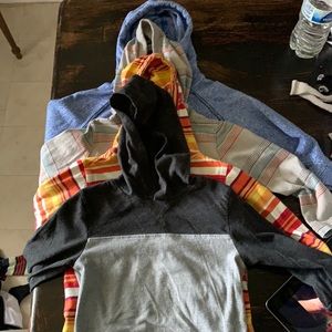 Hooded long sleeve shirt slot